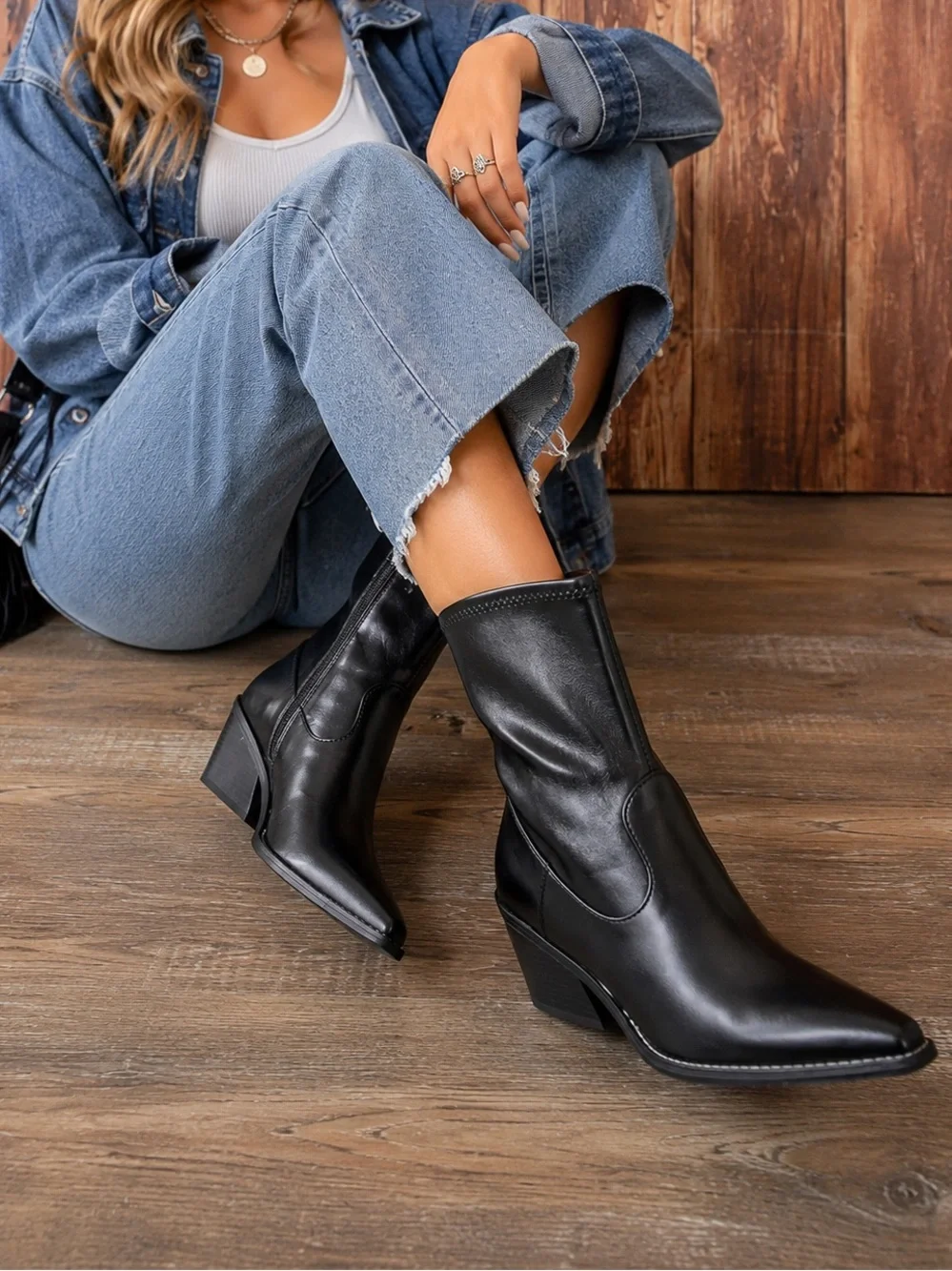Universal Thread Women’s Black Western Ankle Boots Faux Leather Size 9.5